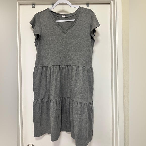 GAP V neck, tiered mini dress with flutter sleeves - size M - Picture 3 of 10
